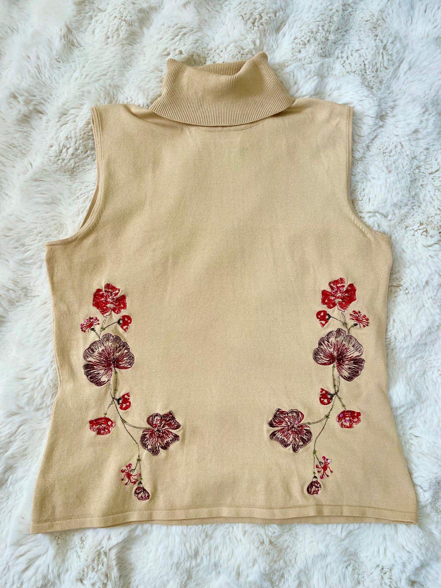 Vintage 90s Sleeveless Knit Top with Embroidered Red Flowers