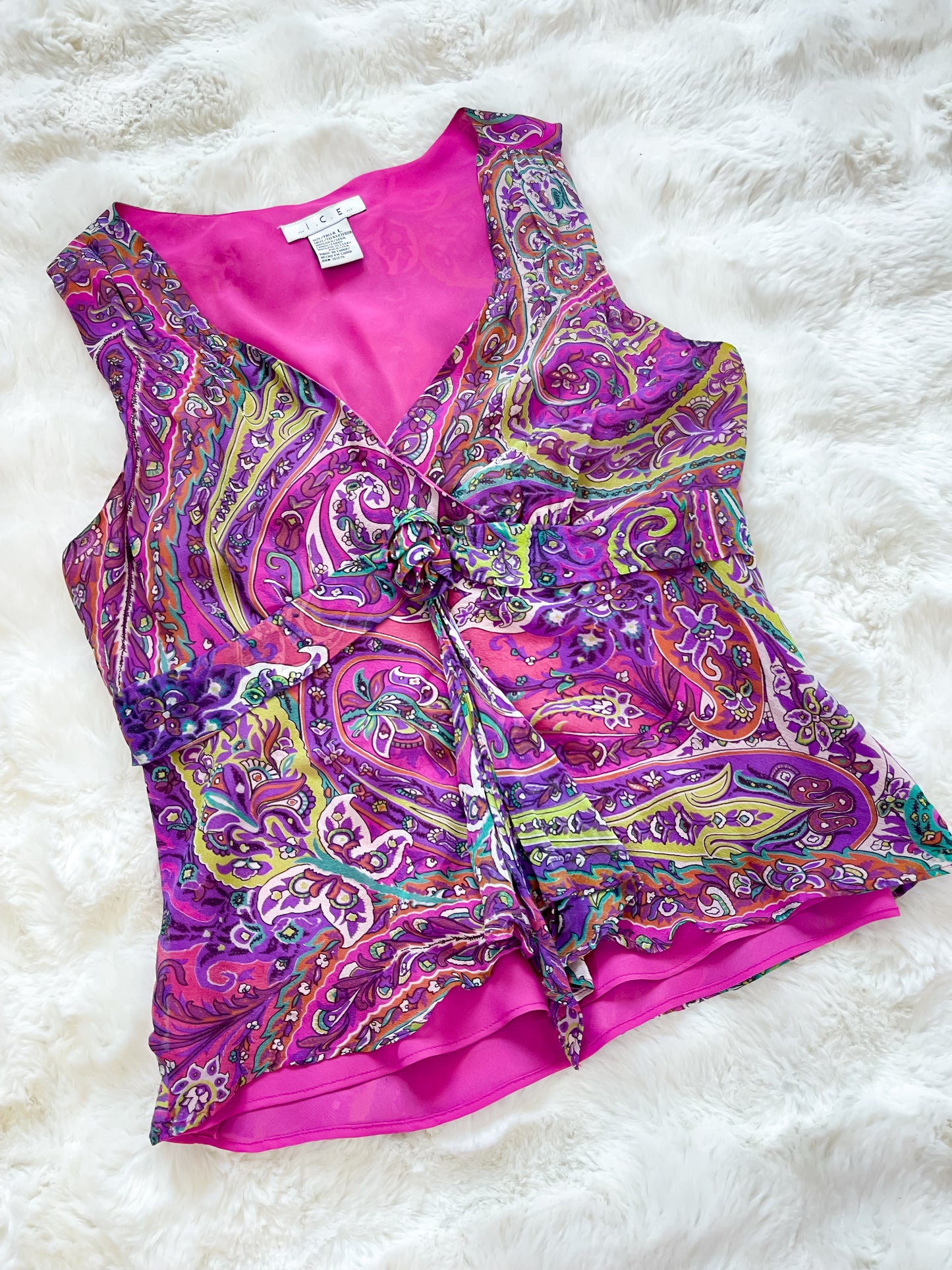 Vintage Y2K 100% Silk Paisley Top with Flower Pin