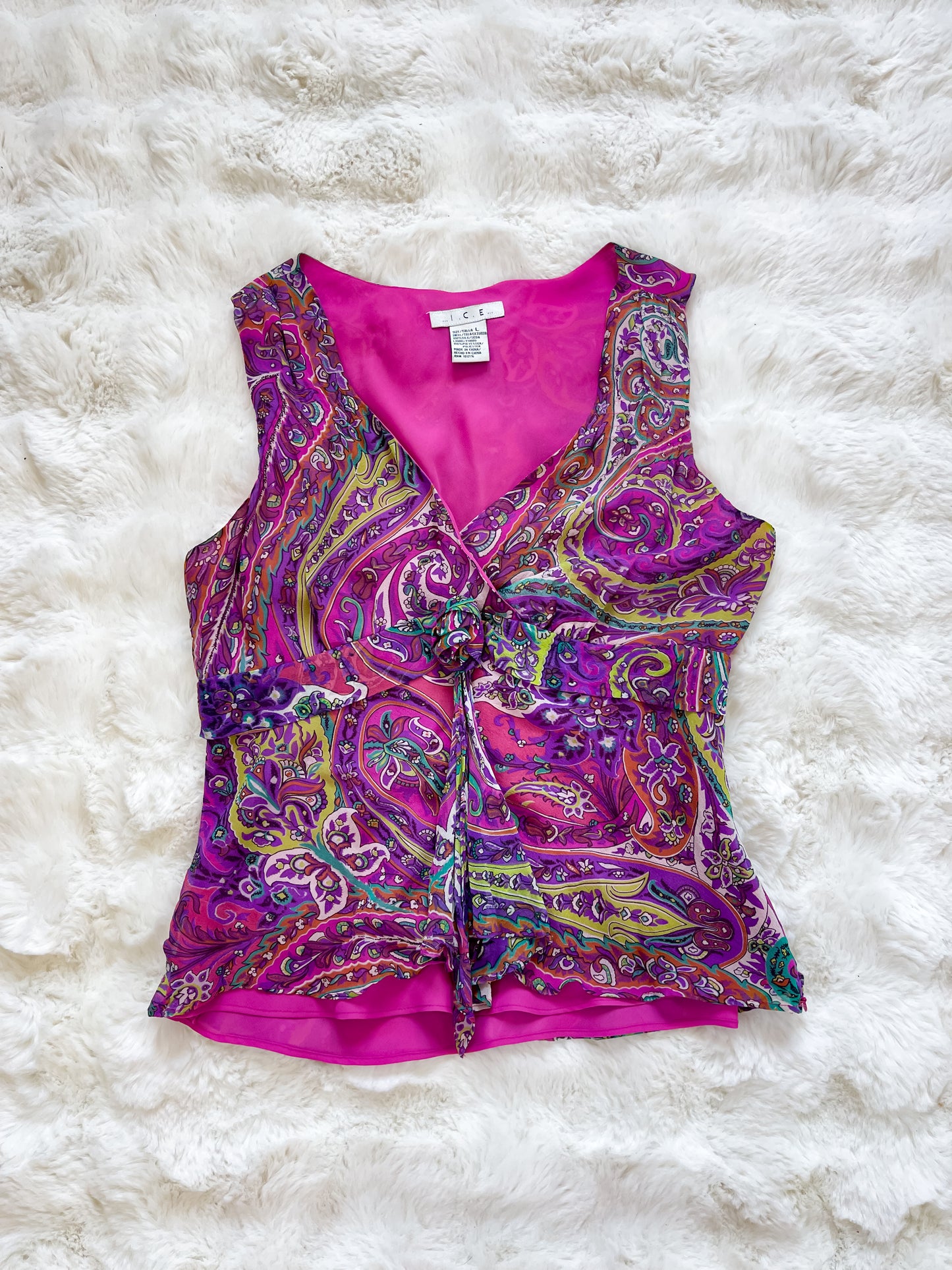 Vintage Y2K 100% Silk Paisley Top with Flower Pin