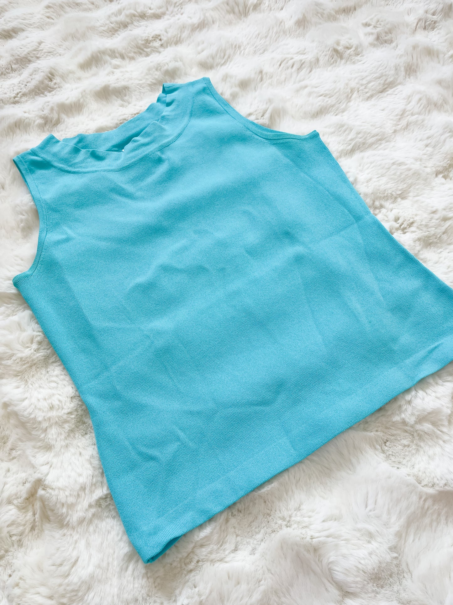 Vintage Y2K Sleeveless Knit Top in Bright Blue